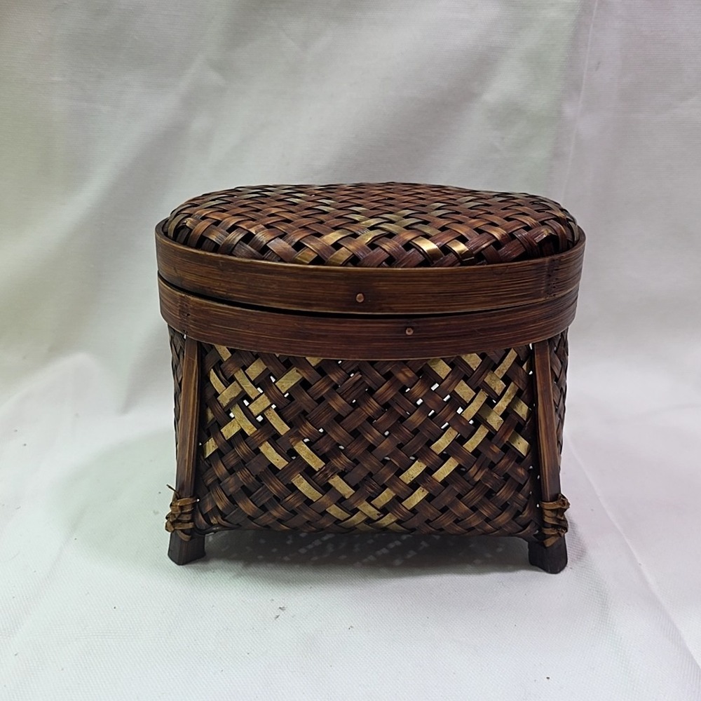 VTG Woven Lidded Oval Basket Box Container 6 X 5 X 4